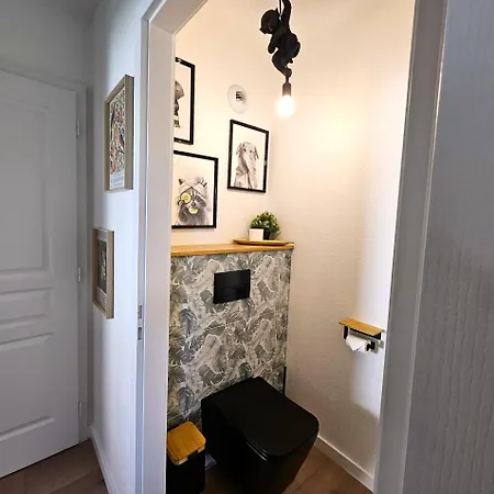 Gite Forestier - T2 Cosy Avec Terrasse & Parking Privatif -Centre Ville Apartment Colmar